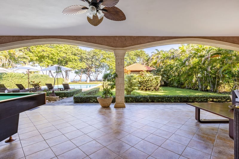 Colonial Beach Villa