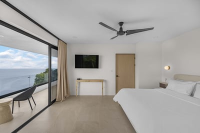 Luxury Villa Photo #38
