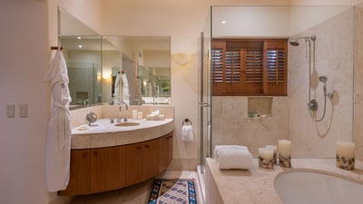 Luxury Villa Photo #15