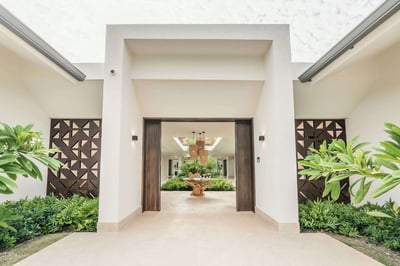 Luxury Villa Photo #37