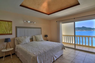 Luxury Villa Photo #15