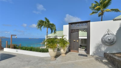 Luxury Villa Photo #9