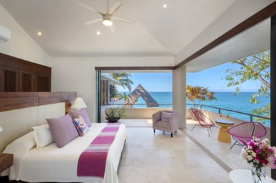 Luxury Villa Photo #25