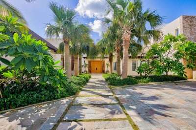Luxury Villa Photo #42