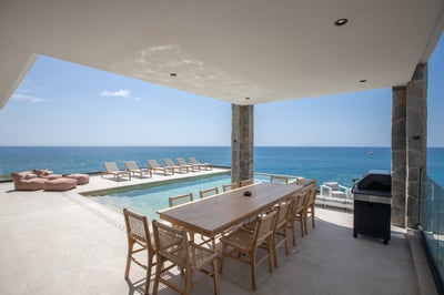 Luxury Villa Photo #9