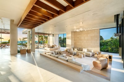 Luxury Villa Photo #37