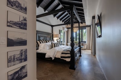 Luxury Villa Photo #80