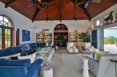 Luxury Villa Photo #22