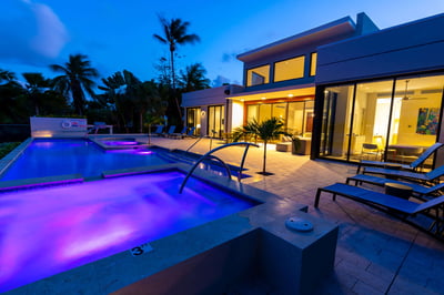 Luxury Villa Photo #6