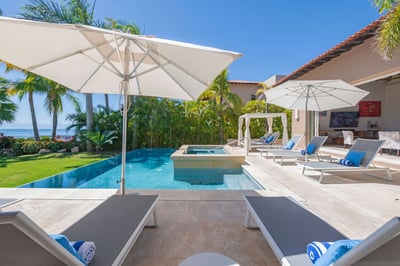 Luxury Villa Photo #5