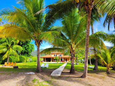 Luxury Villa Photo #2