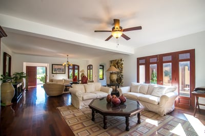 Luxury Villa Photo #9