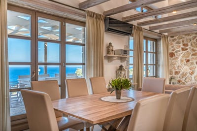 Luxury Villa Photo #12
