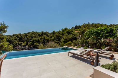 Luxury Villa Photo #9