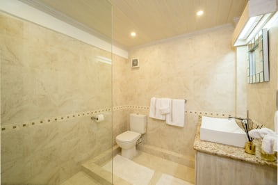 Luxury Villa Photo #34