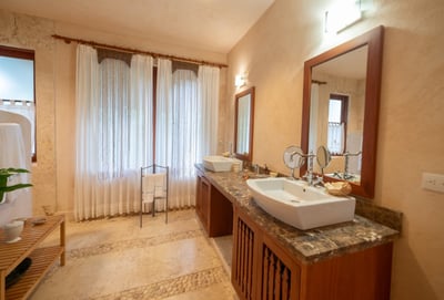 Luxury Villa Photo #49