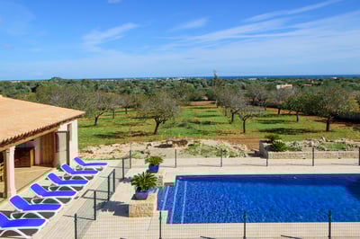 Luxury Villa Photo #4
