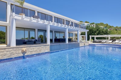 Luxury Villa Photo #3