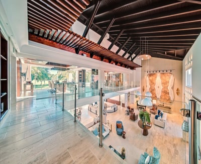 Luxury Villa Photo #11