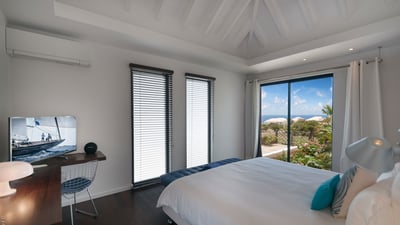 Luxury Villa Photo #27