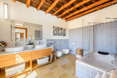 Luxury Villa Photo #38