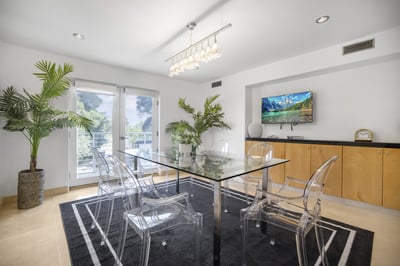 Luxury Villa Photo #13