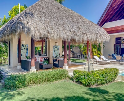 Luxury Villa Photo #17