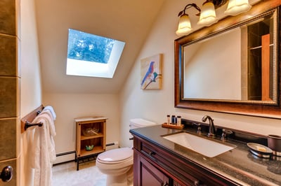 Ravens Bungalow upper level queen ensuite