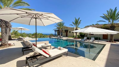 Luxury Villa Photo #8