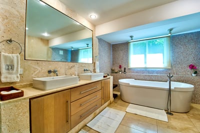 Luxury Villa Photo #25