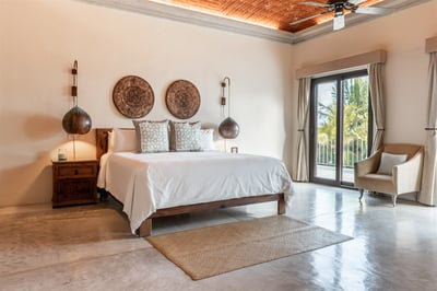 Luxury Villa Photo #24