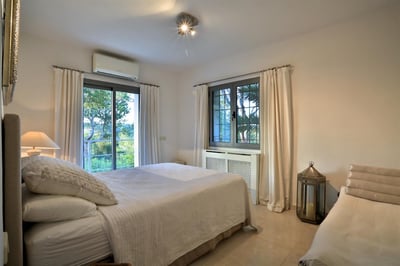 Luxury Villa Photo #26