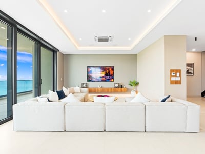 Luxury Villa Photo #29