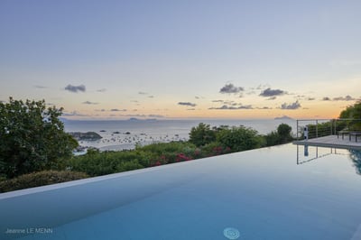 Luxury Villa Photo #6