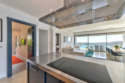 Luxury Villa Photo #15
