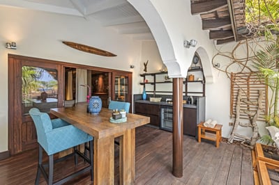 Luxury Villa Photo #3