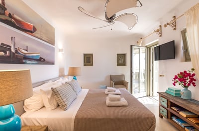 Luxury Villa Photo #31