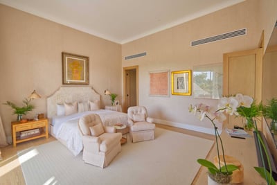 Luxury Villa Photo #25