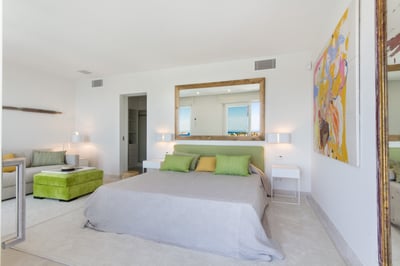 Luxury Villa Photo #27