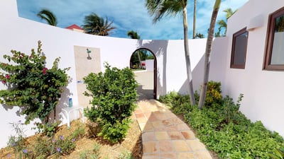Luxury Villa Photo #4