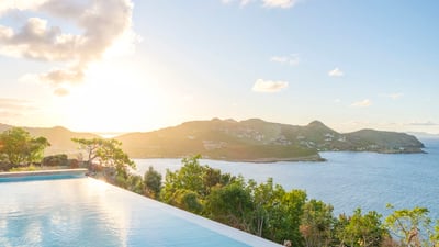 Luxury Villa Photo #4