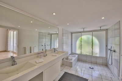 Luxury Villa Photo #39
