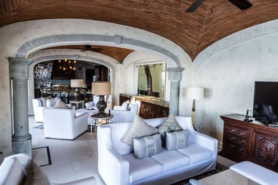 Luxury Villa Photo #16