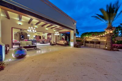 Luxury Villa Photo #23