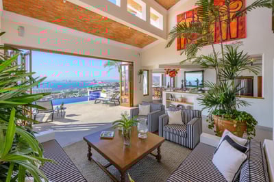 Luxury Villa Photo #16