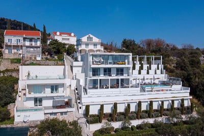 Luxury Villa Photo #16