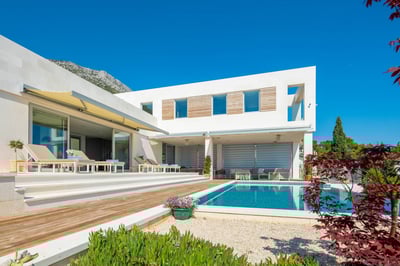 Luxury Villa Photo #5
