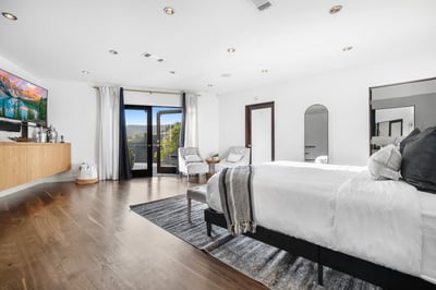 Luxury Villa Photo #30