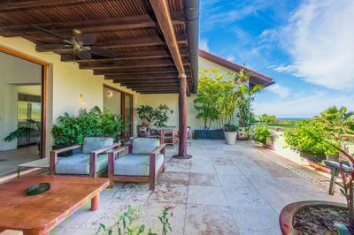 Luxury Villa Photo #2