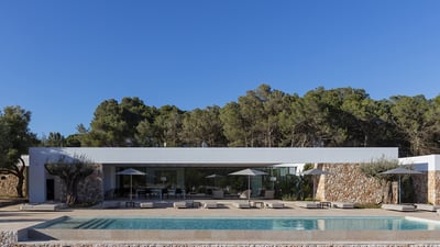 Luxury Villa Photo #3